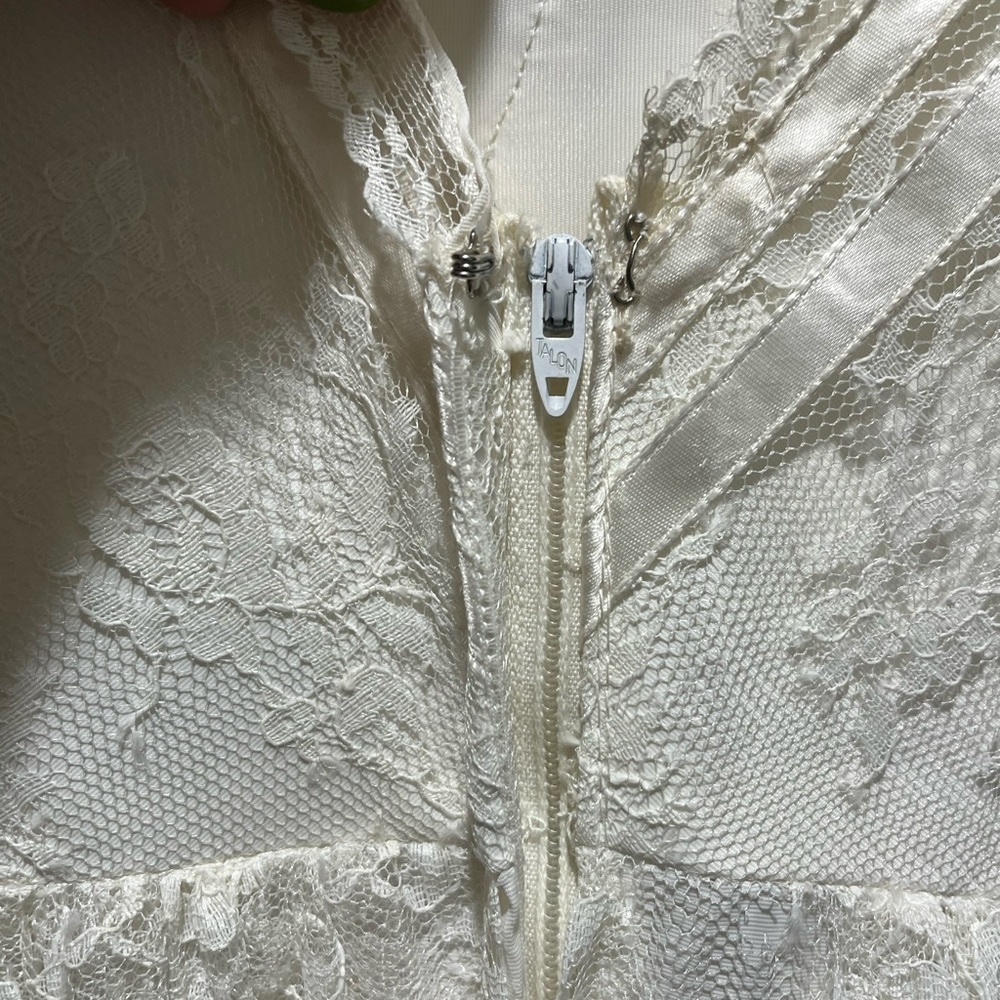 Vintage Lace Wedding Dress White Gown Formal Classic - Picture 9 of 15